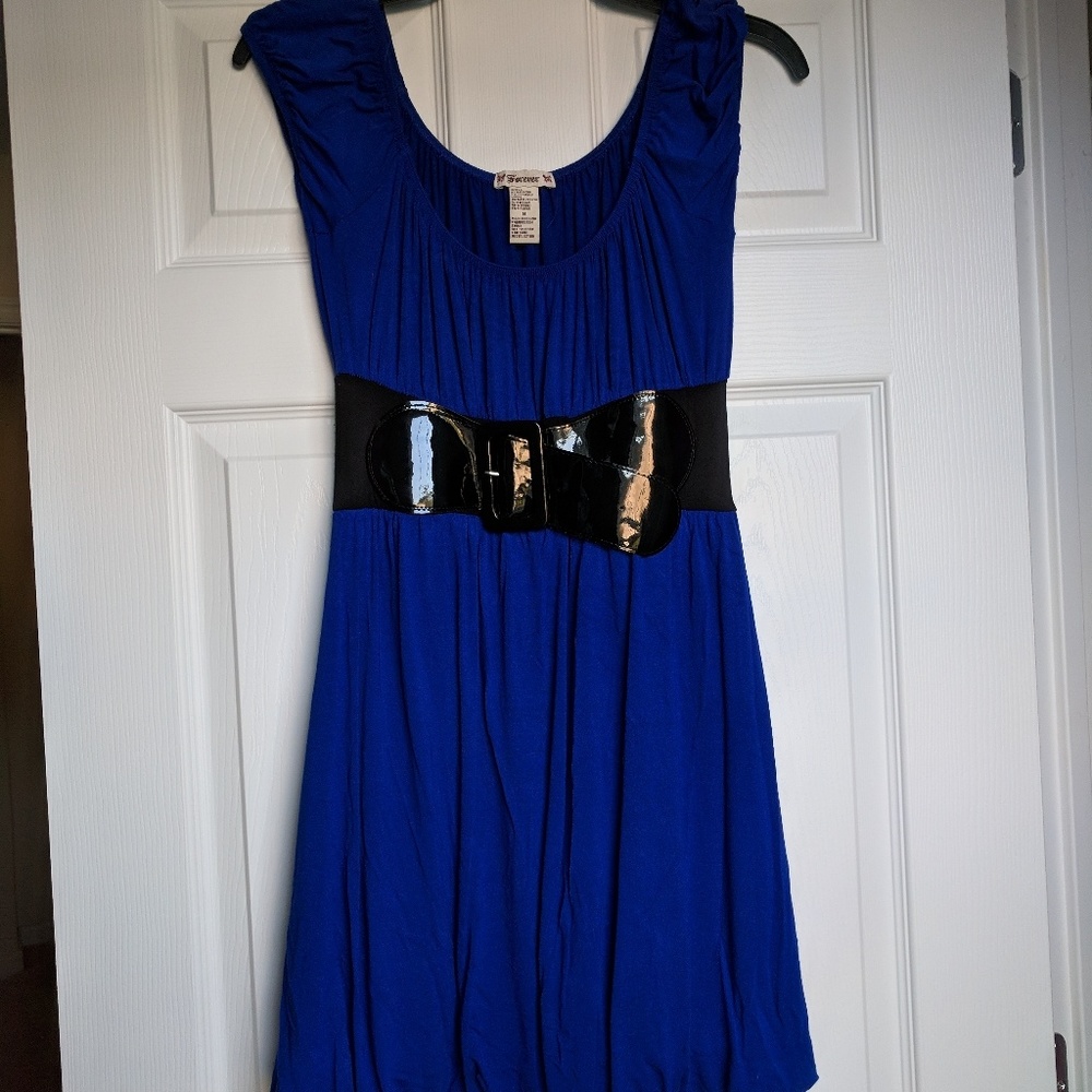 Forever 21 Blue Tunic built in belt sz M